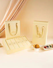 Niloufer Moments Box hover